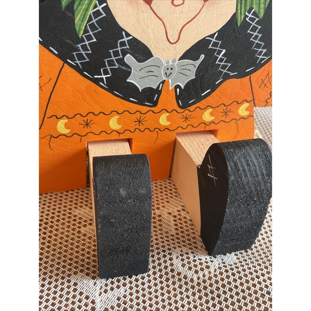 Vintage Handcrafted Halloween Wood Shelf Sitter Witch Cute Green Hair Bat 90's - Picture 5 of 16